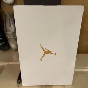 Air Jordan Box